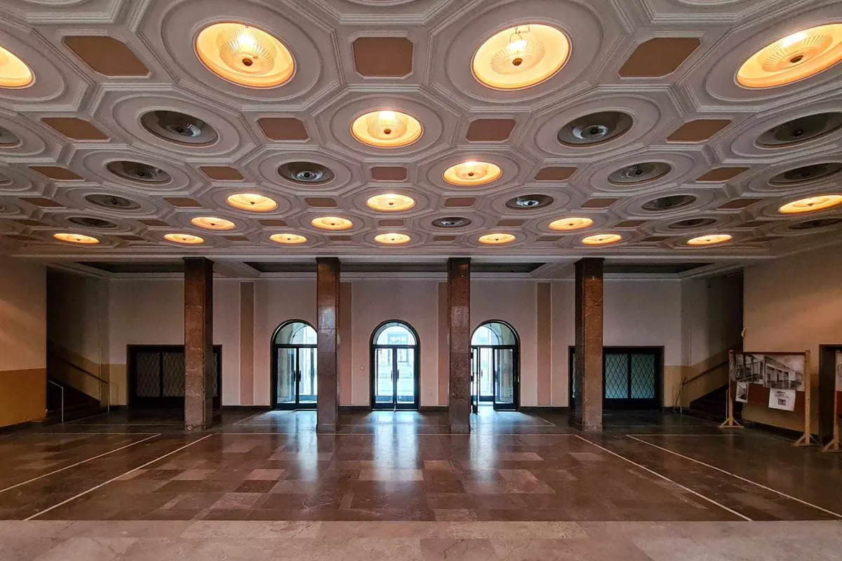 Zwiedzanie Budynków Administracyjnych Kombinatu